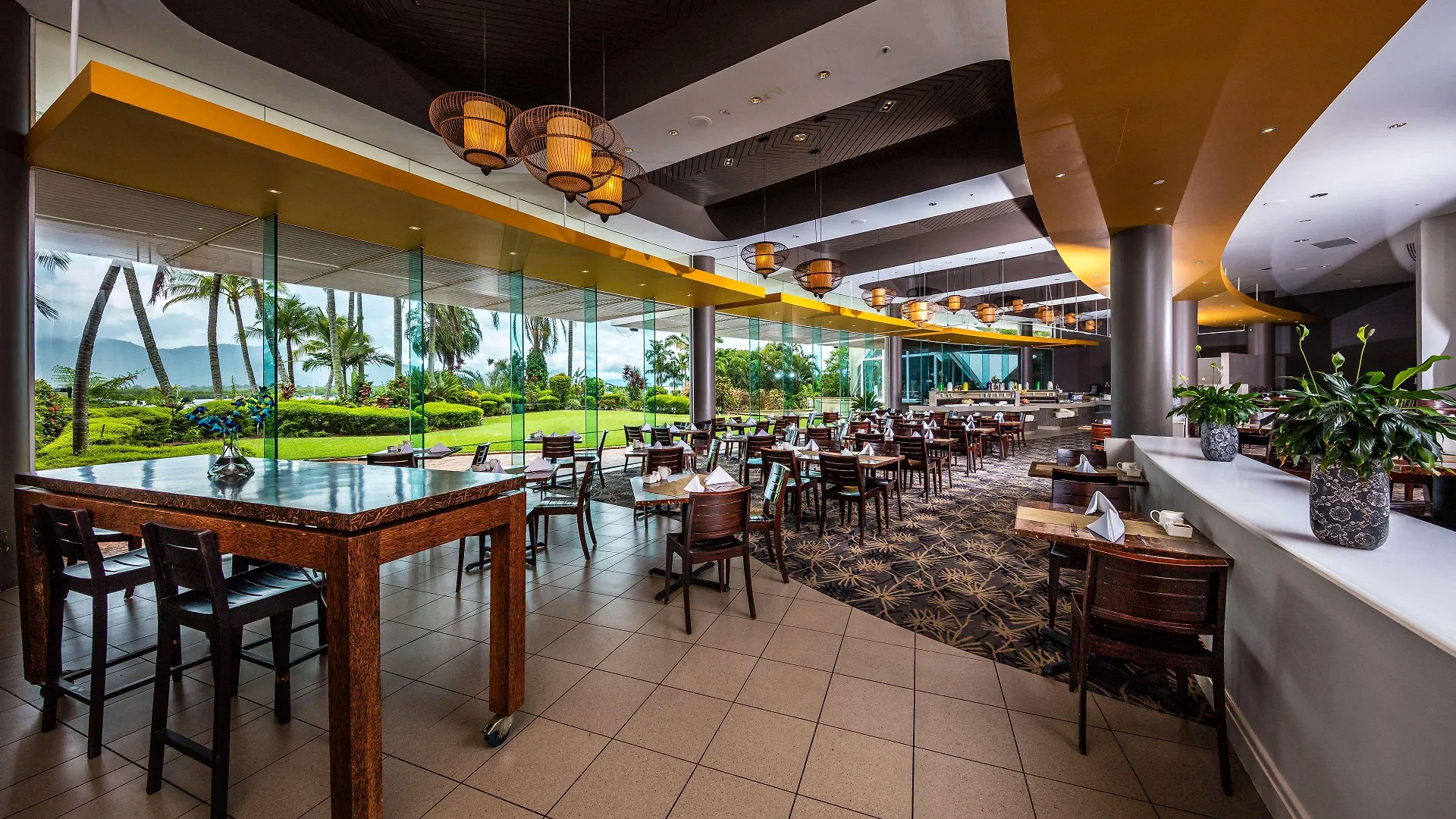 Hilton Cairns Hotel