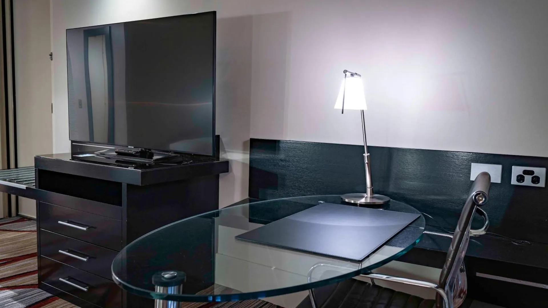 Hilton Cairns Hotel 5*,  Australia