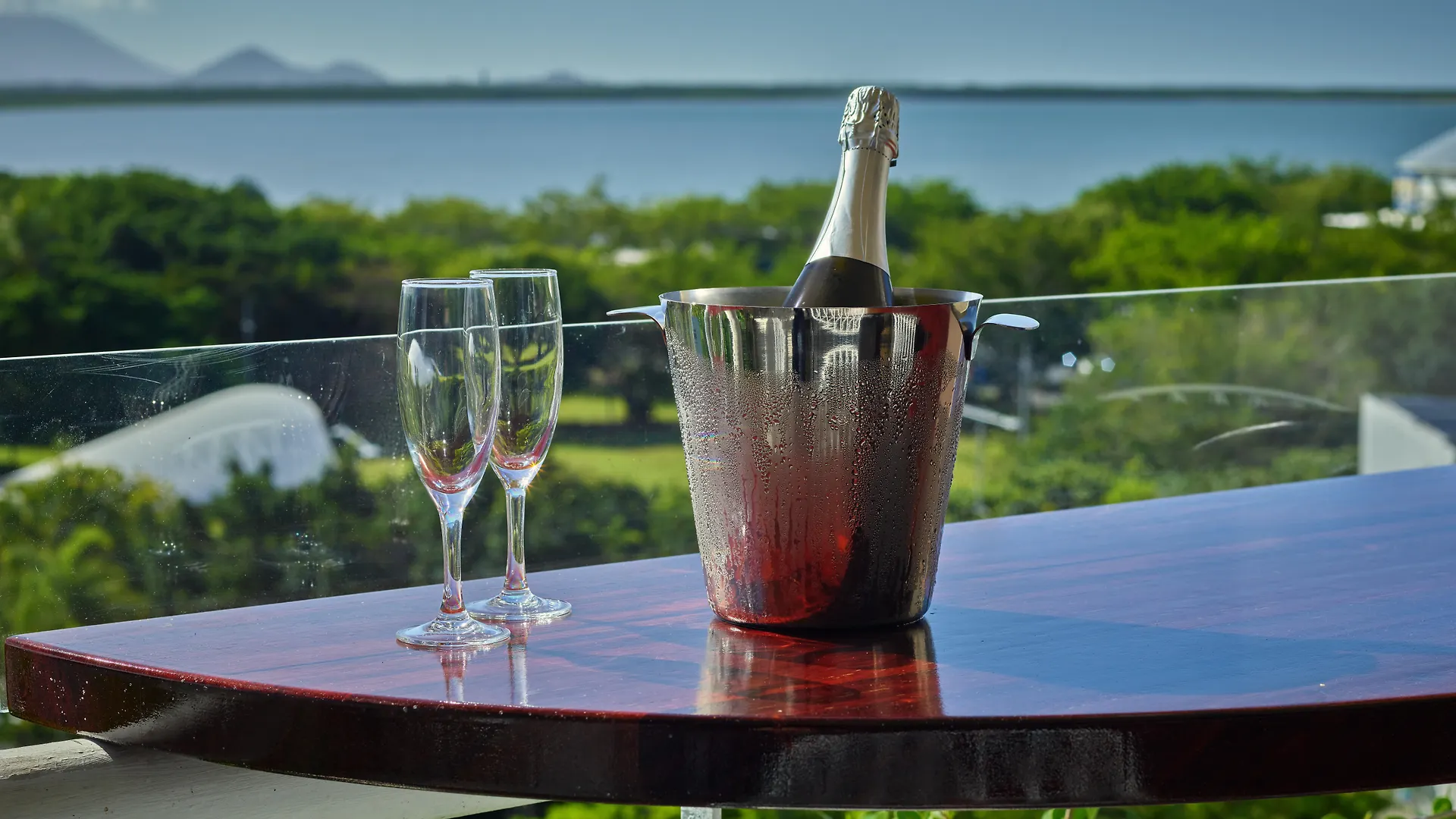 Hilton Cairns Hotel