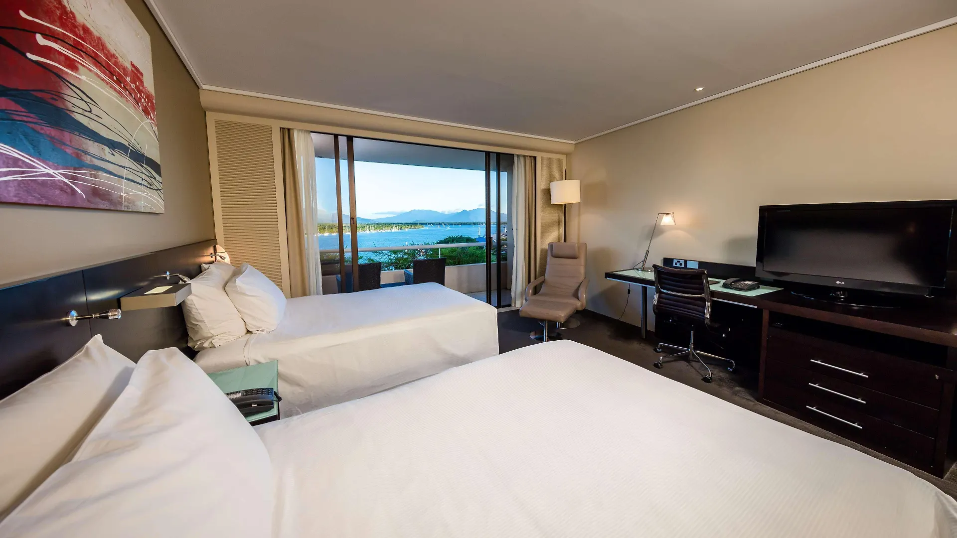 Hilton Cairns Hotel
