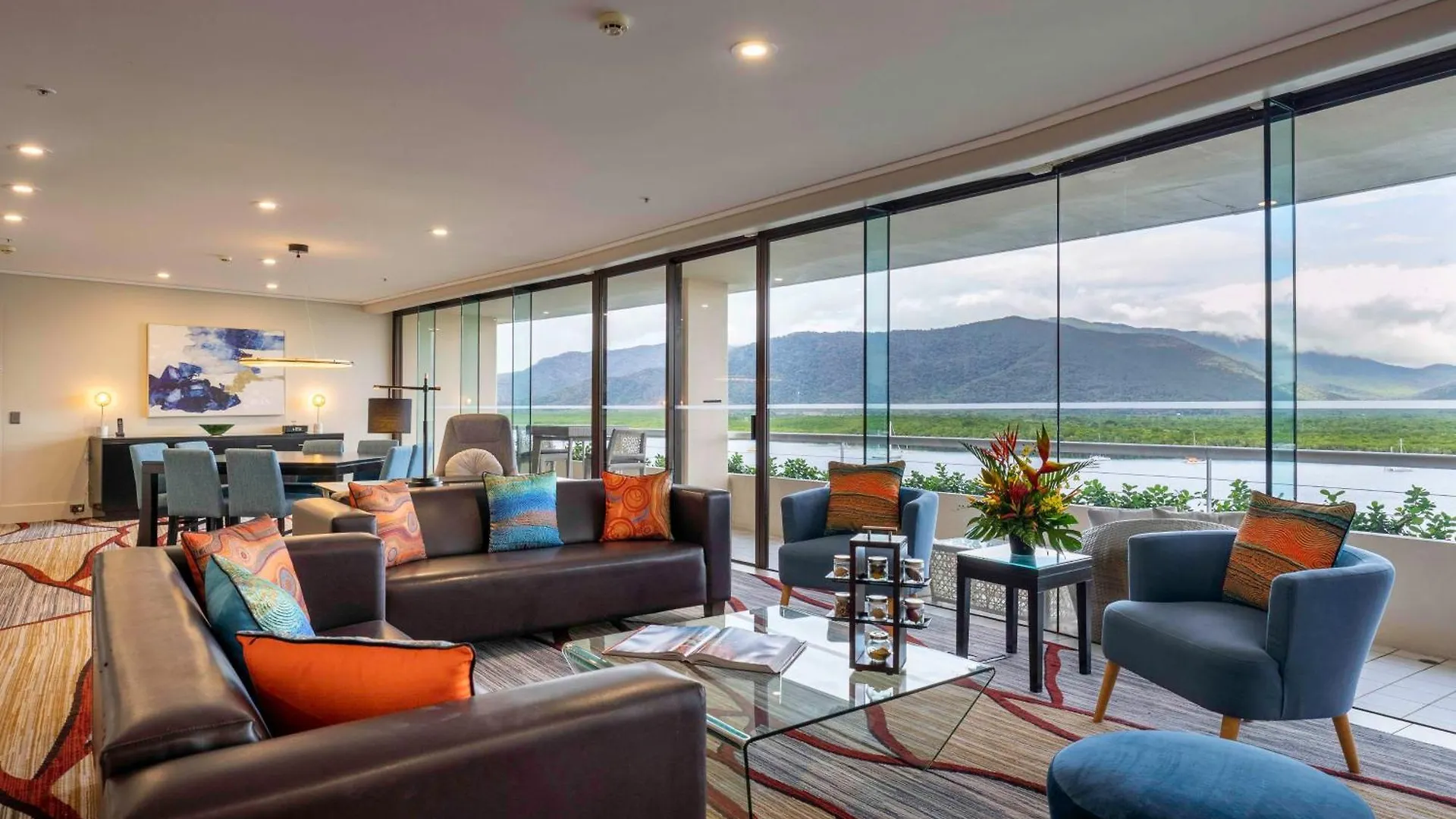 Hilton Cairns Hotel