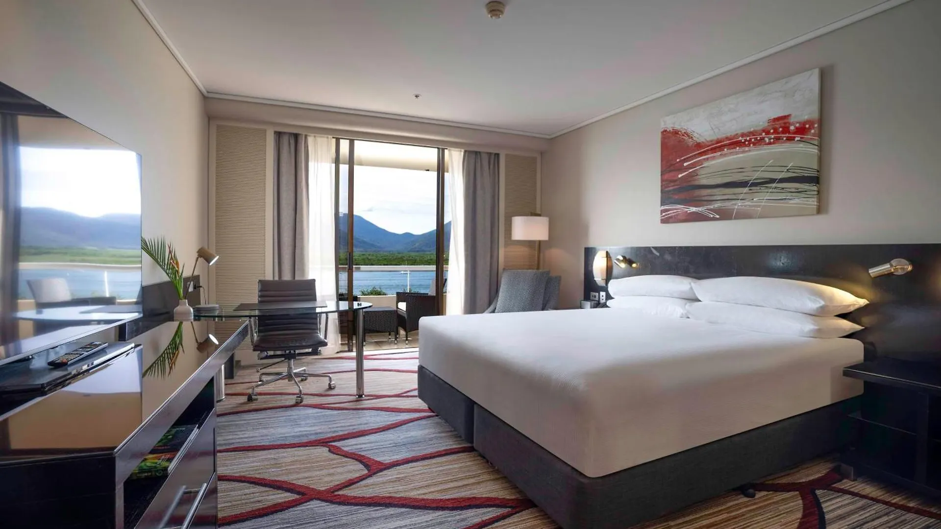 *****  Hilton Cairns Hotel Australia