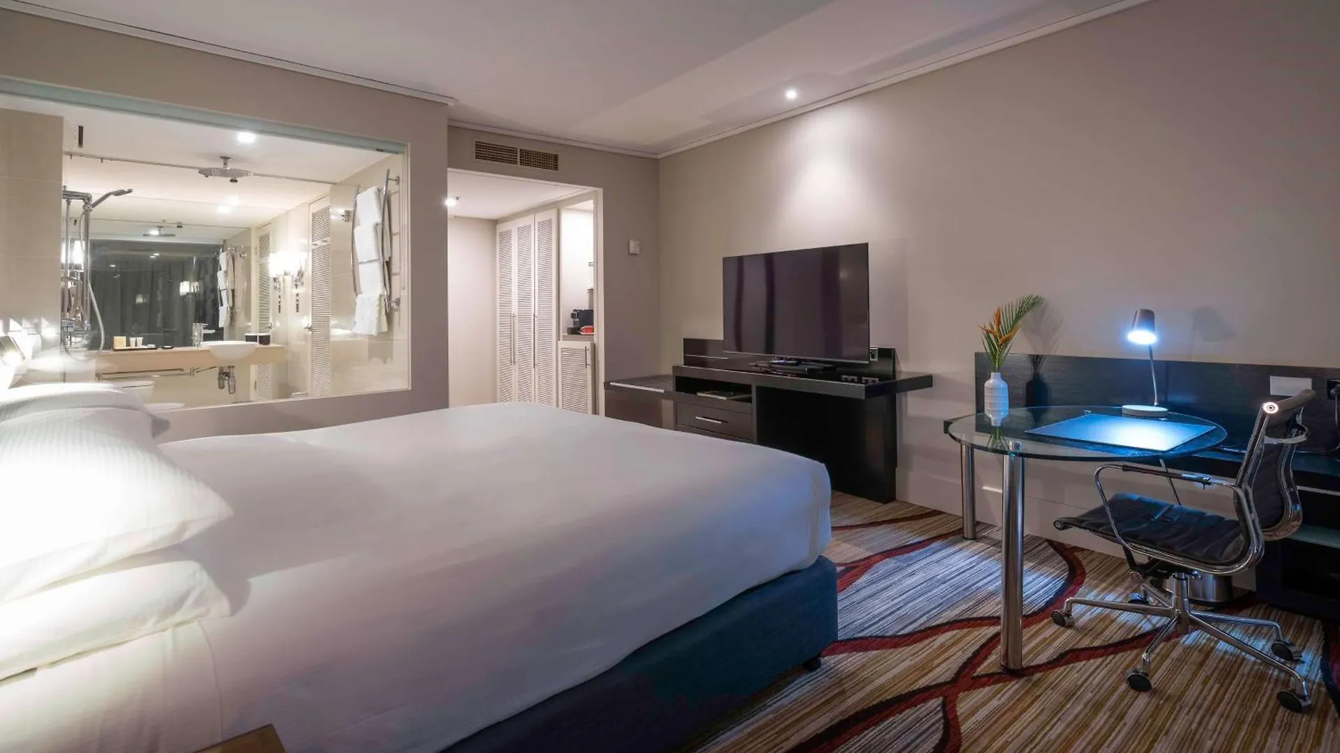 Hilton Cairns Hotel