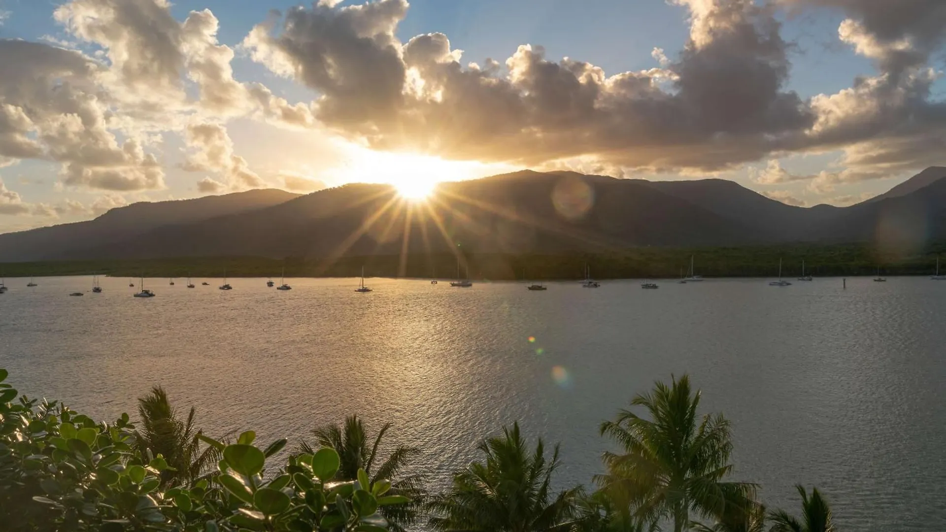 Hilton Cairns Hotel
