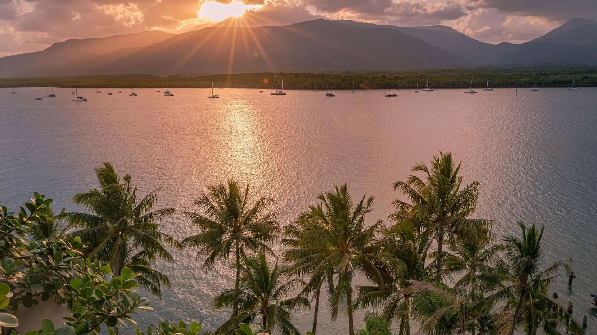 *****  Hilton Cairns Hotel Australia